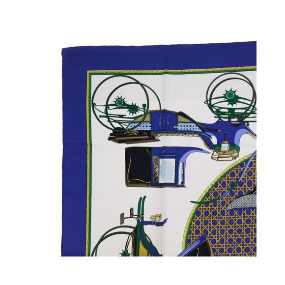 Pre Loved Hermes  Carre 90 - Picture 2 of 15